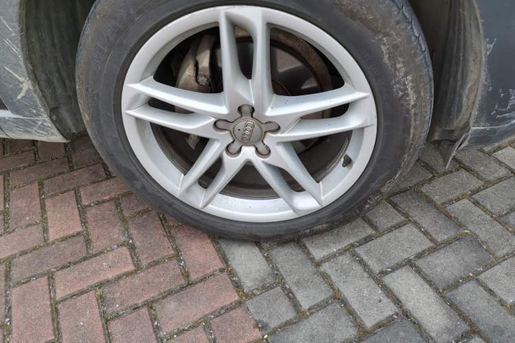 Used Audi Q5 2018 Collector's Edition 40 TFSI Technology Model Right Front Wheel Hub