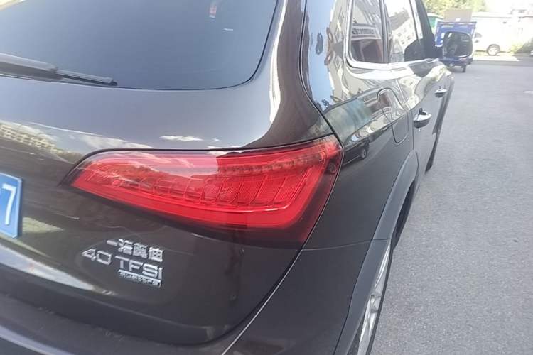 Used Audi Q5 2018 Collector's Edition 40 TFSI Technology Model Right Rear Taillight