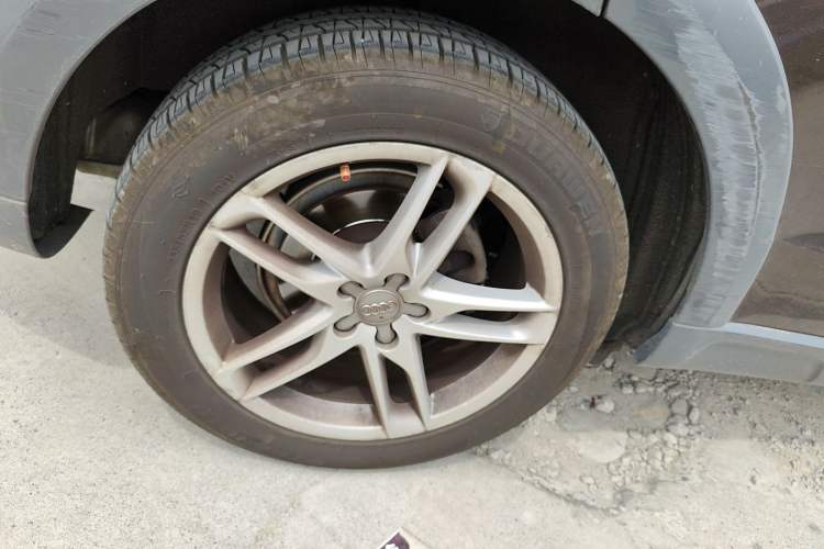 Used Audi Q5 2018 Collector's Edition 40 TFSI Technology Model
