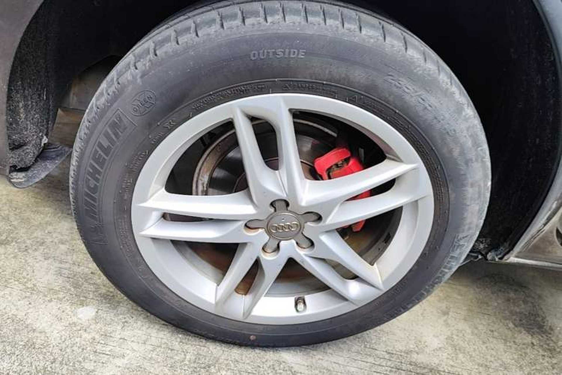 Used Audi Q5 2018 Collector's Edition 40 TFSI Technology Model Right Rear Wheel Hub