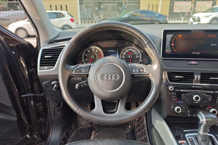 Used Audi Q5 2018 Collector's Edition 40 TFSI Technology Model Steering Wheel