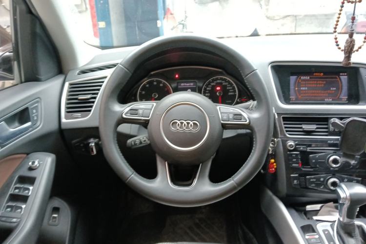 Used Audi Q5 2018 Collector's Edition 40 TFSI Ambition Model Steering Wheel