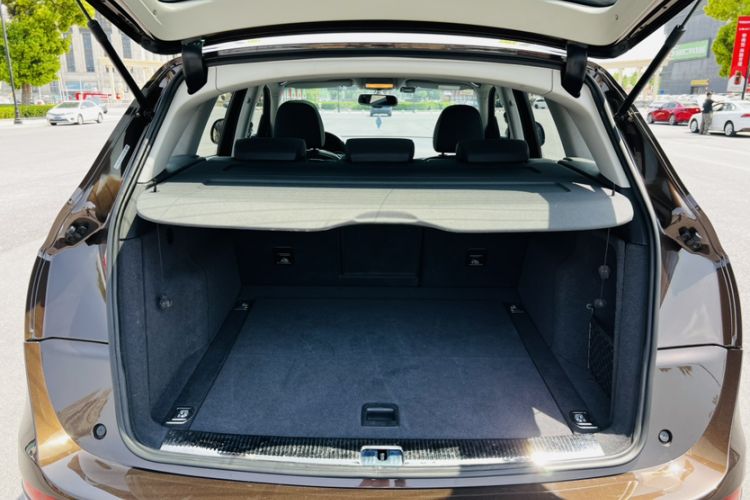 Used Audi Q5 2018 Collector's Edition 40 TFSI Technology Model Trunk