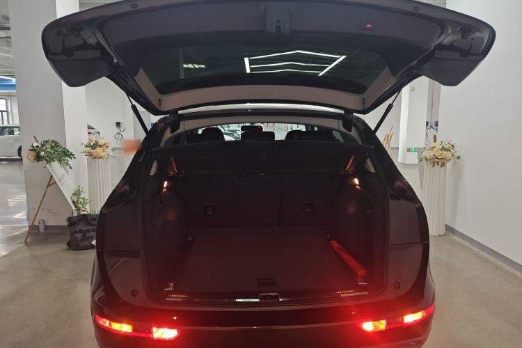 Used Audi Q5 2018 Collector's Edition 40 TFSI Technology Model Trunk