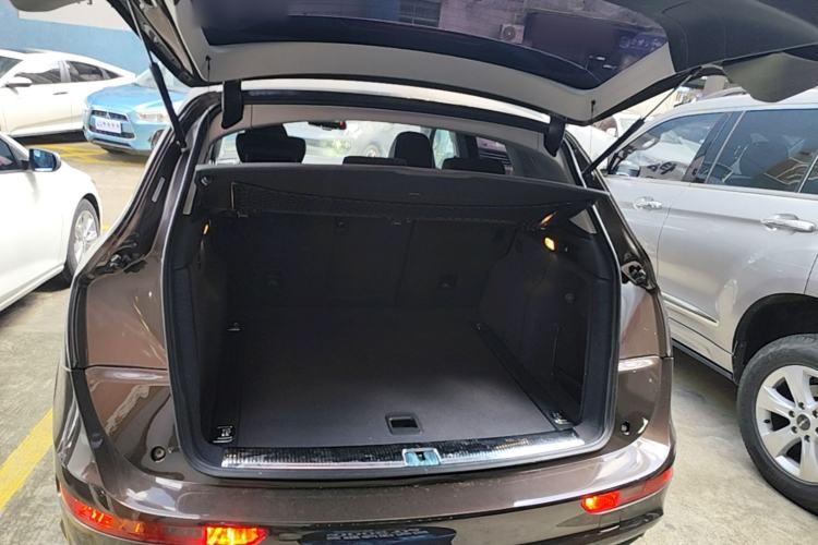 Used Audi Q5 2018 Collector's Edition 40 TFSI Technology Model Trunk