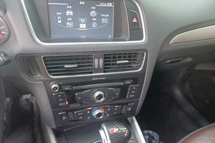 Used Audi Q5 2018 Collector's Edition 40 TFSI Technology Model Audio And AC Panel