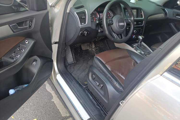Used Audi Q5 2018 Collector's Edition 40 TFSI Technology Model Driver Seat