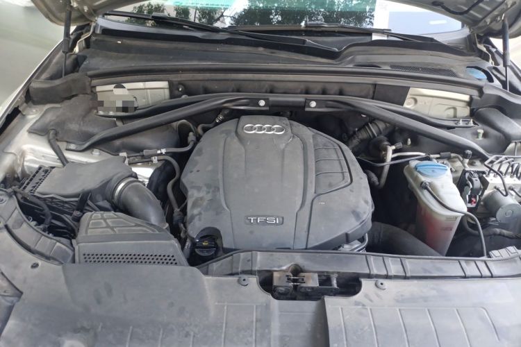 Used Audi Q5 2018 Collector's Edition 40 TFSI Technology Model Engine Bay