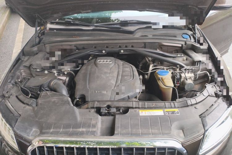 Used Audi Q5 2018 Collector's Edition 40 TFSI Technology Model Engine Bay
