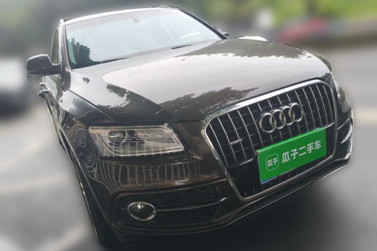 Used Audi Q5 2018 Collector's Edition 40 TFSI Technology Model Front Right 45 Deg