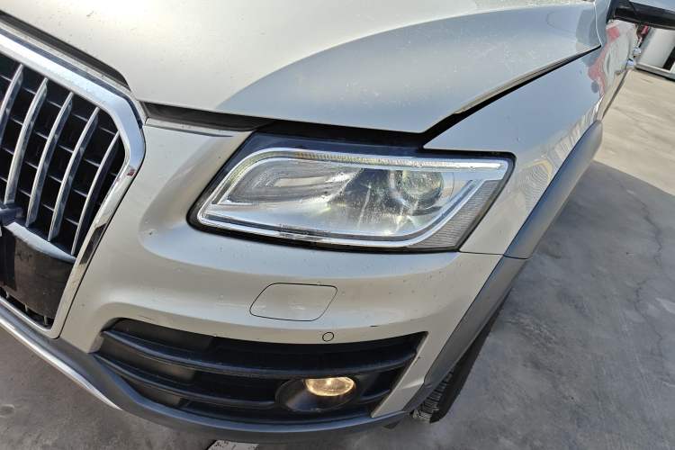 Used Audi Q5 2018 Collector's Edition 40 TFSI Technology Model Left Front Headlight
