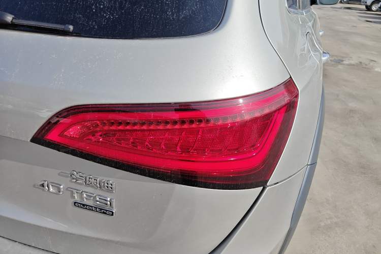 Used Audi Q5 2018 Collector's Edition 40 TFSI Technology Model Right Rear Taillight