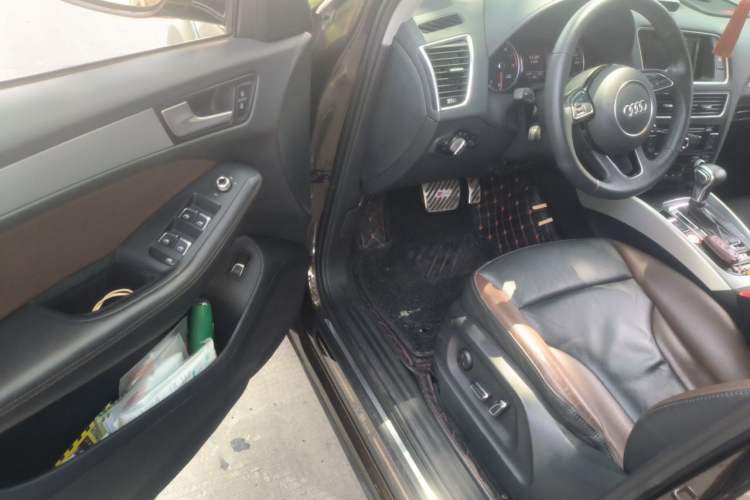 Used Audi Q5 2018 Collector's Edition 40 TFSI Technology Model Driver Seat