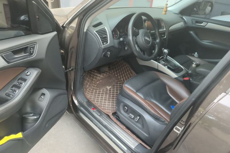 Used Audi Q5 2018 Collector's Edition 40 TFSI Technology Model Driver Seat