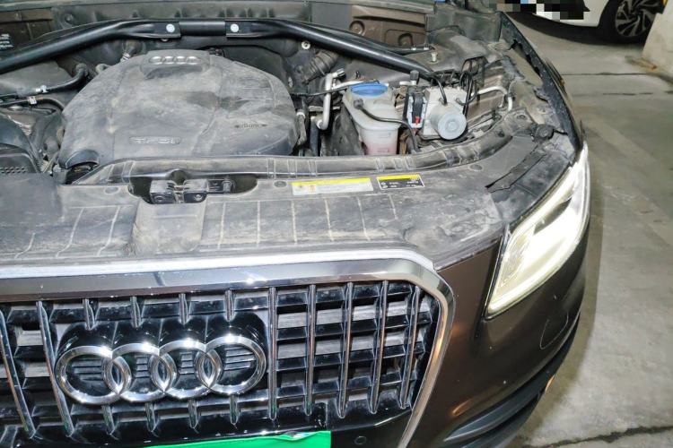 Used Audi Q5 2018 Collector's Edition 40 TFSI Technology Model Engine Bay Left