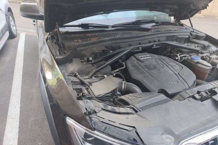Used Audi Q5 2018 Collector's Edition 40 TFSI Technology Model Engine Bay Right