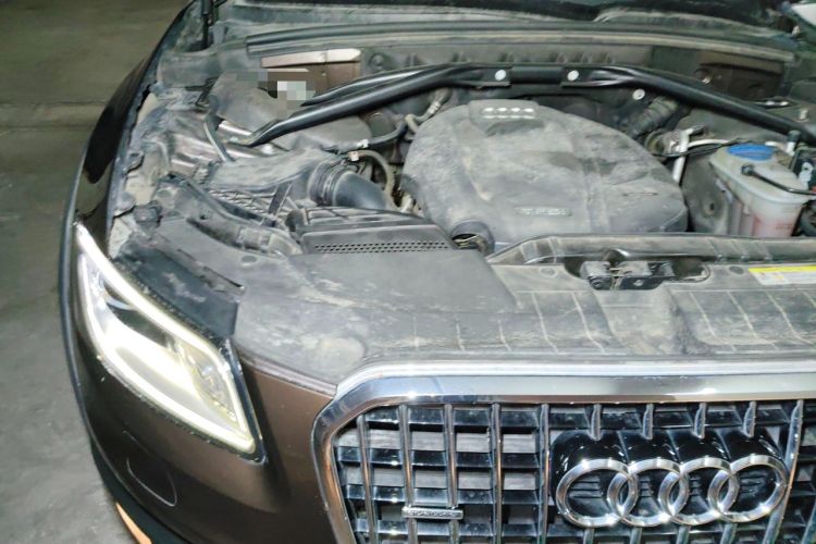 Used Audi Q5 2018 Collector's Edition 40 TFSI Technology Model Engine Bay Right