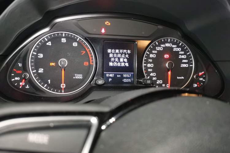 Used Audi Q5 2018 Collector's Edition 40 TFSI Technology Model Odometer Close Up