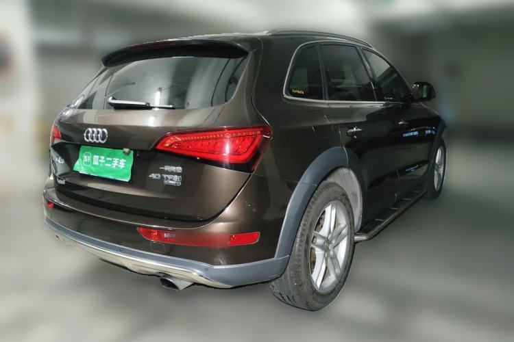 Used Audi Q5 2018 Collector's Edition 40 TFSI Technology Model Rear Right 45 Deg