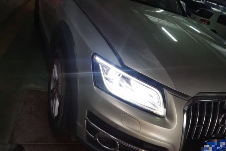 Used Audi Q5 2018 Collector's Edition 40 TFSI Technology Model Right Front Headlight