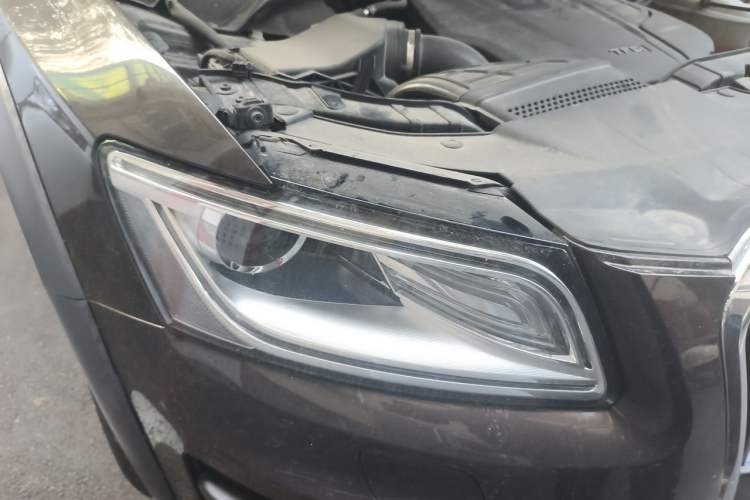 Used Audi Q5 2018 Collector's Edition 40 TFSI Technology Model Right Front Headlight