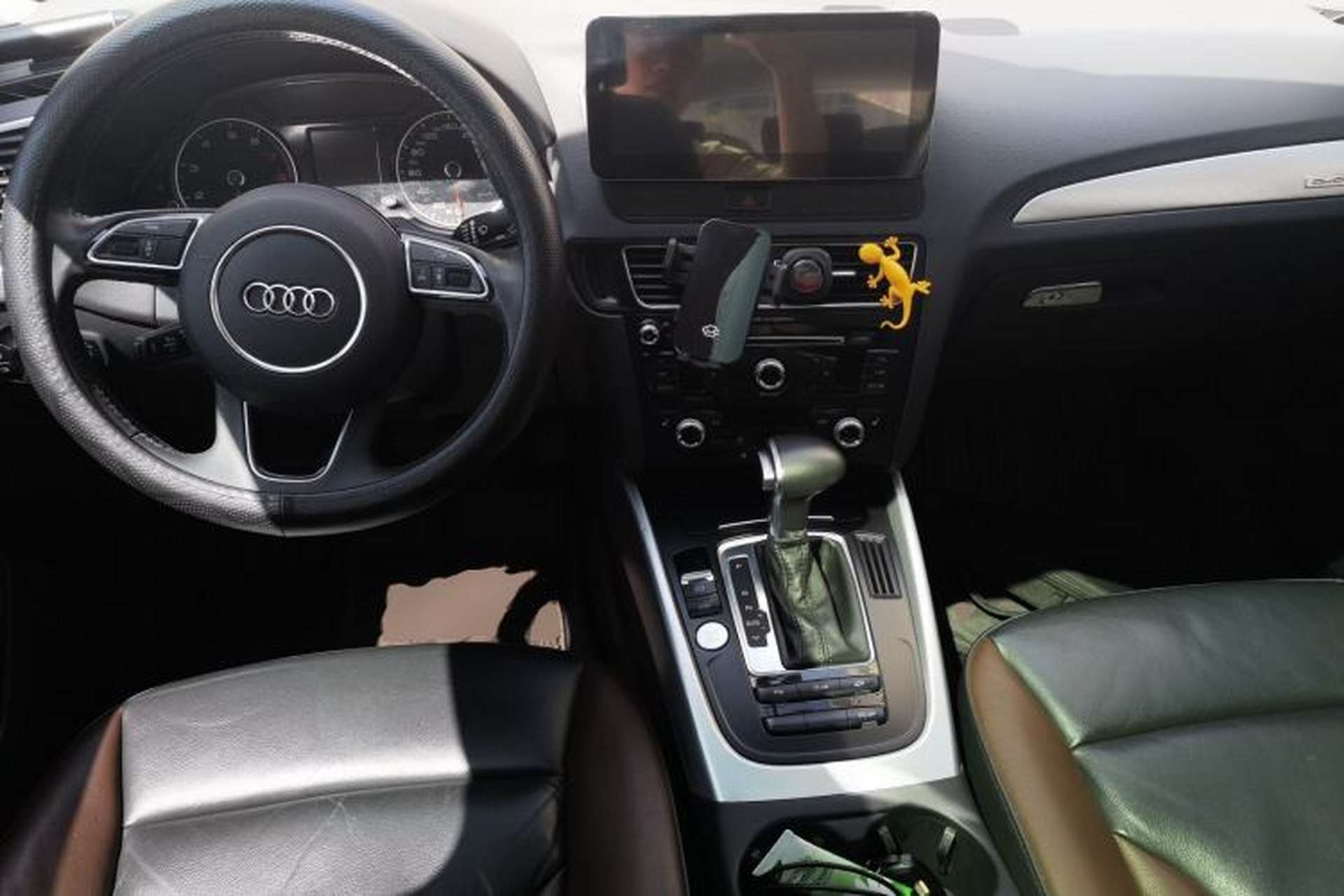 Used Audi Q5 2018 Collector's Edition 40 TFSI Technology Model Center Console
