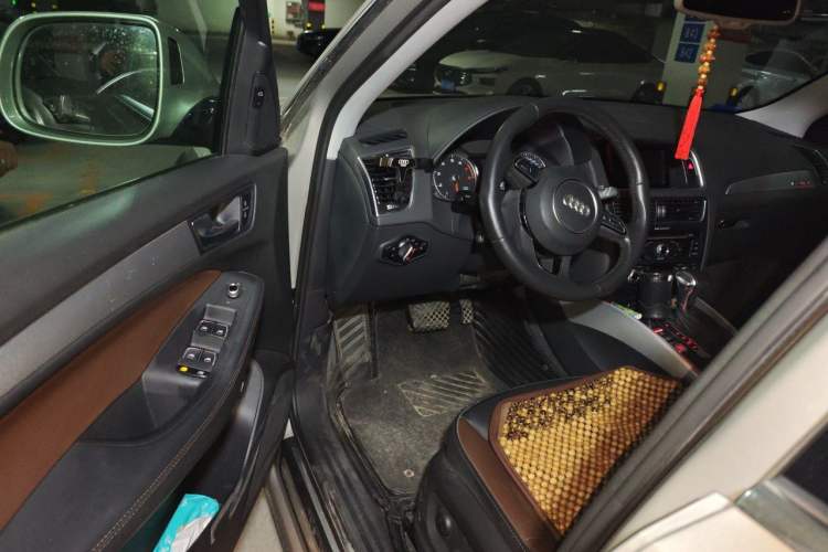 Used Audi Q5 2018 Collector's Edition 40 TFSI Technology Model Driver Seat