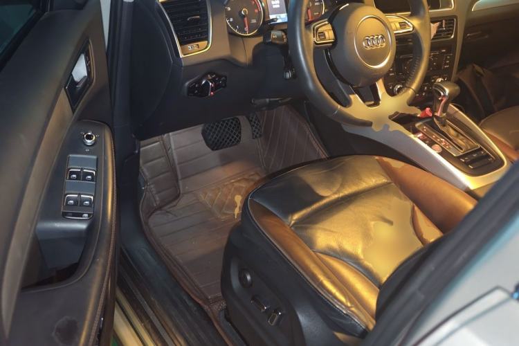 Used Audi Q5 2018 Collector's Edition 40 TFSI Technology Model Driver Seat