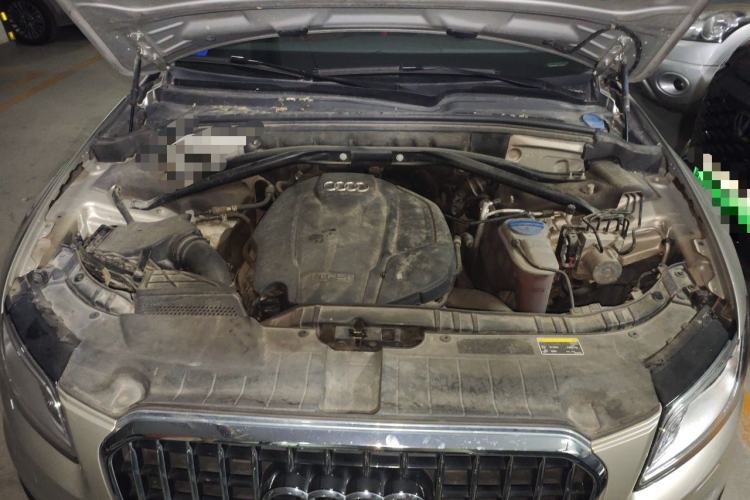 Used Audi Q5 2018 Collector's Edition 40 TFSI Technology Model Engine Bay