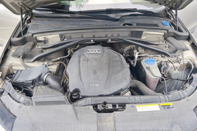 Used Audi Q5 2018 Collector's Edition 40 TFSI Technology Model Engine Bay