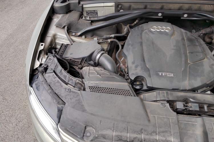 Used Audi Q5 2018 Collector's Edition 40 TFSI Technology Model Engine Bay Right