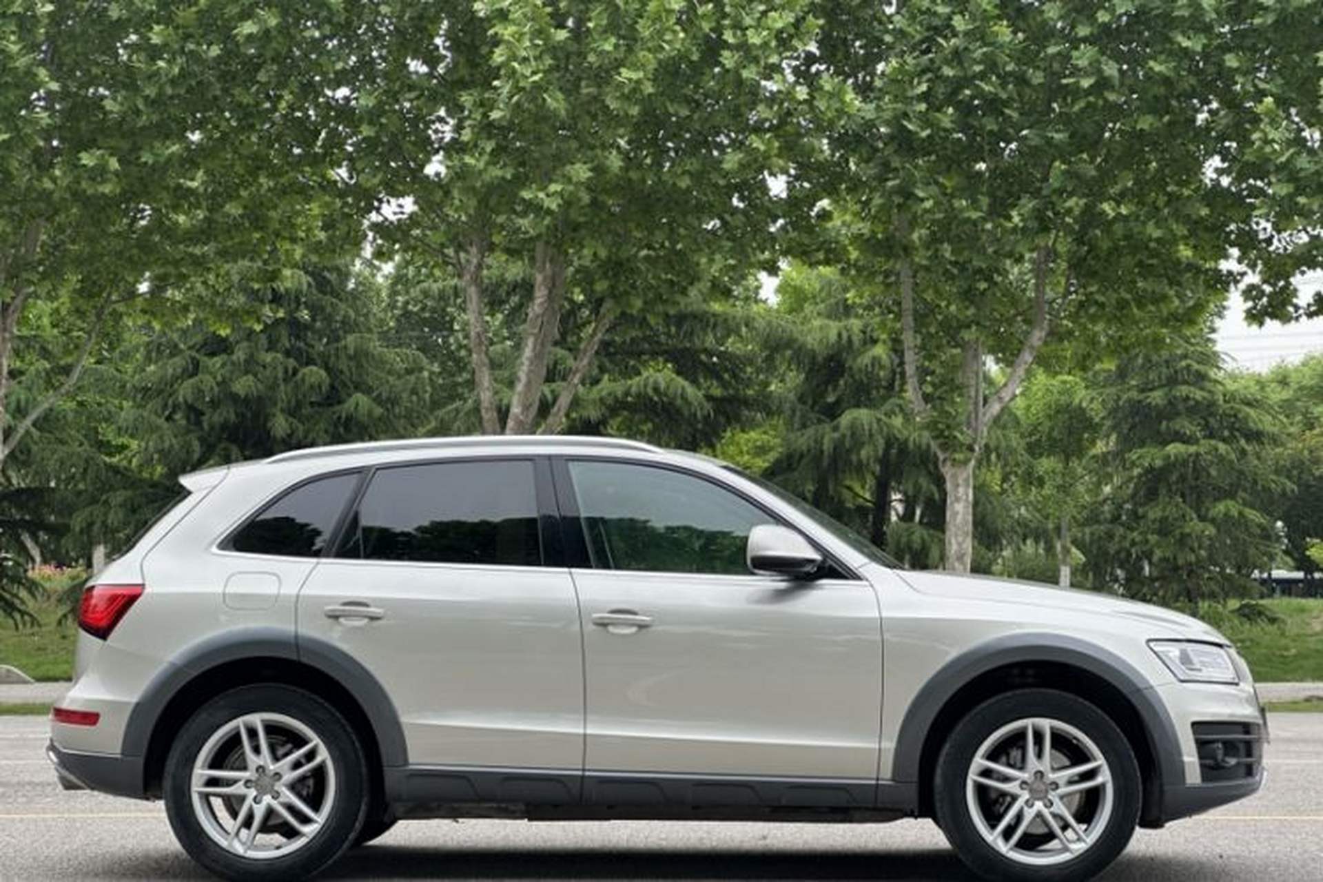 Used Audi Q5 2018 Collector's Edition 40 TFSI Technology Model Exterior 5