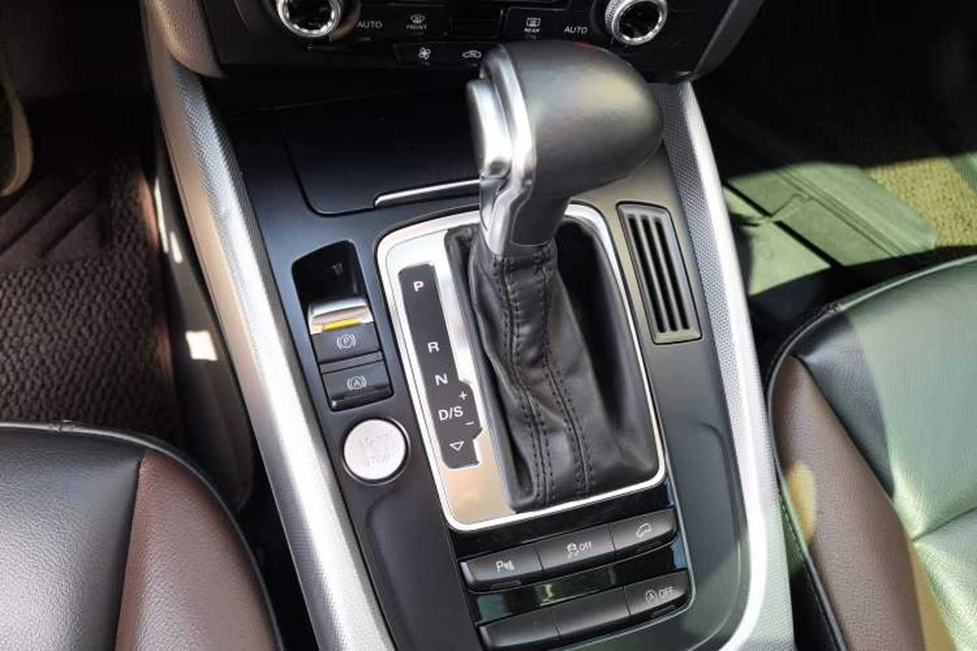 Used Audi Q5 2018 Collector's Edition 40 TFSI Technology Model Gear Lever