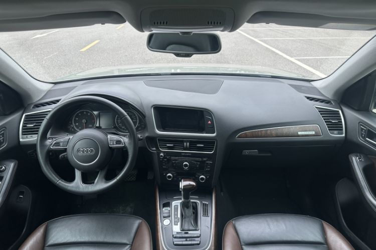 Used Audi Q5 2018 Collector's Edition 40 TFSI Technology Model Interior 2