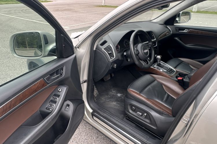 Used Audi Q5 2018 Collector's Edition 40 TFSI Technology Model Interior 3