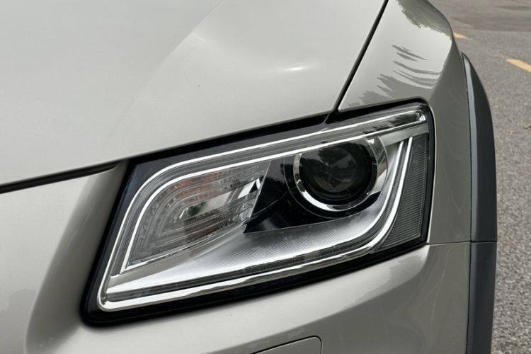 Used Audi Q5 2018 Collector's Edition 40 TFSI Technology Model Left Front Headlight