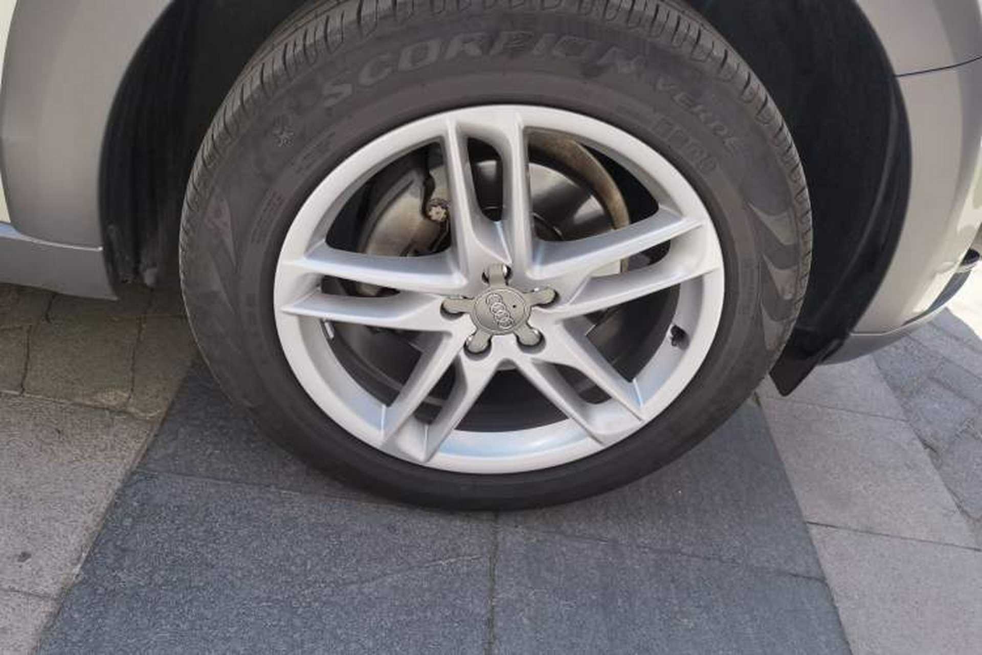 Used Audi Q5 2018 Collector's Edition 40 TFSI Technology Model Right Front Wheel Hub