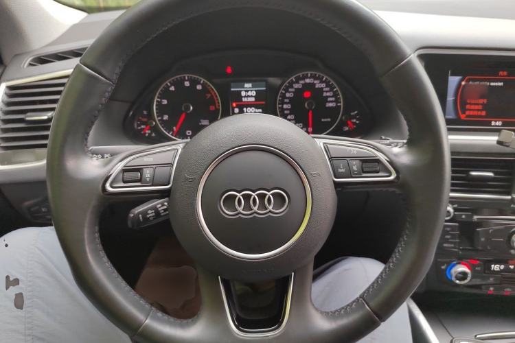 Used Audi Q5 2018 Collector's Edition 40 TFSI Technology Model Steering Wheel