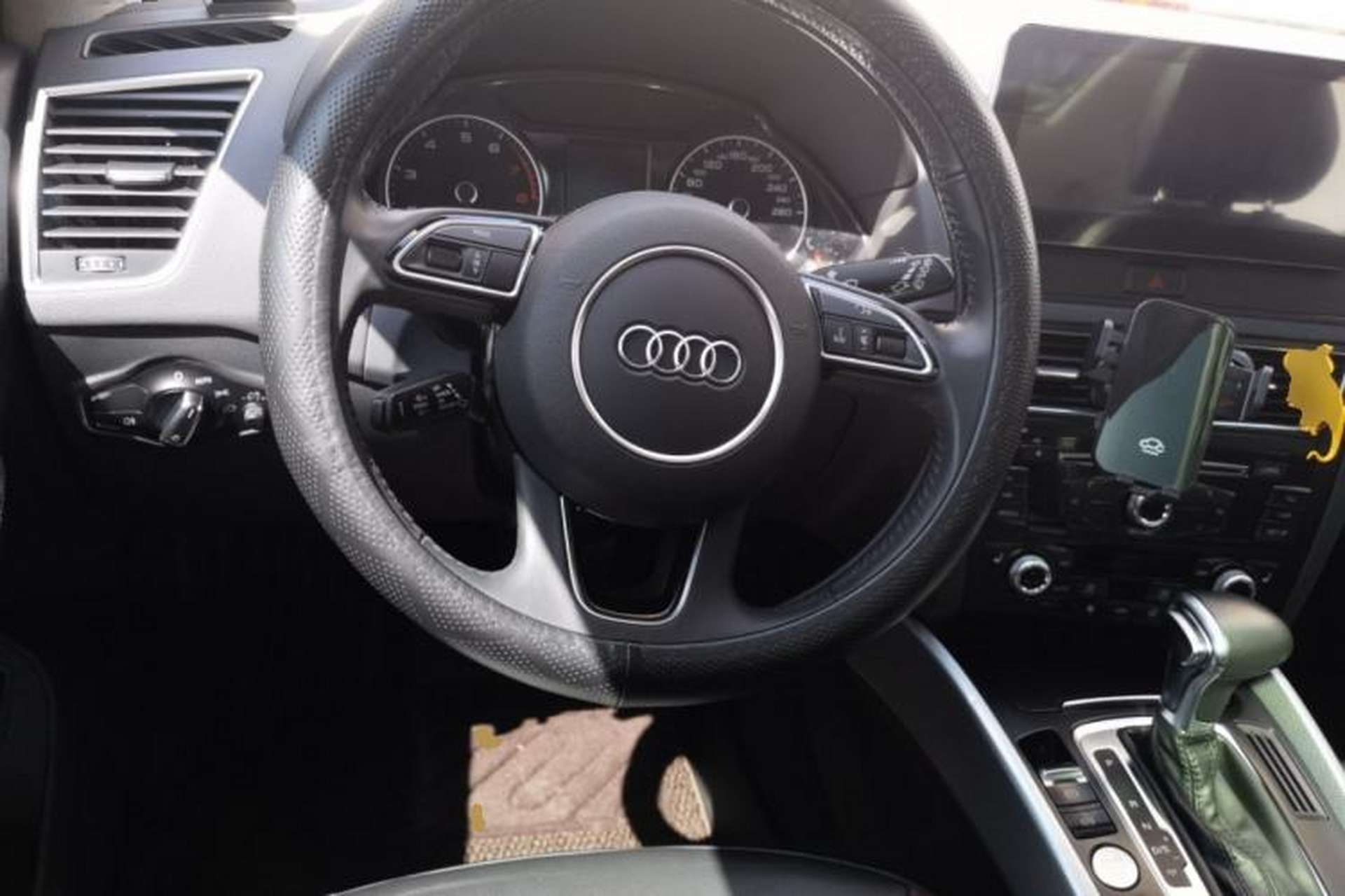 Used Audi Q5 2018 Collector's Edition 40 TFSI Technology Model Steering Wheel