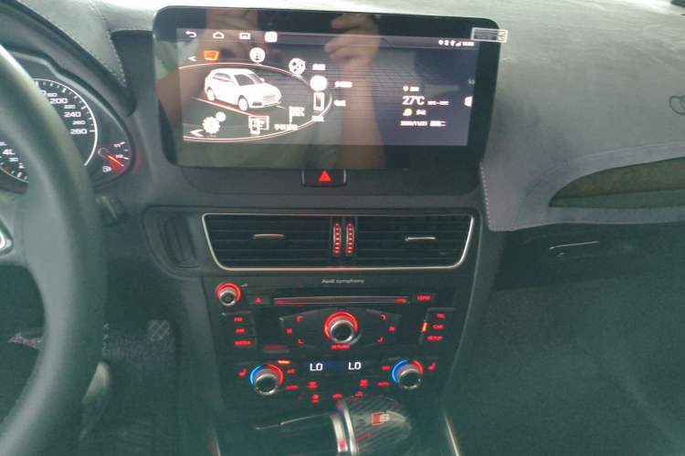 Used Audi Q5 2018 Collector's Edition 40 TFSI Technology Model Audio And AC Panel