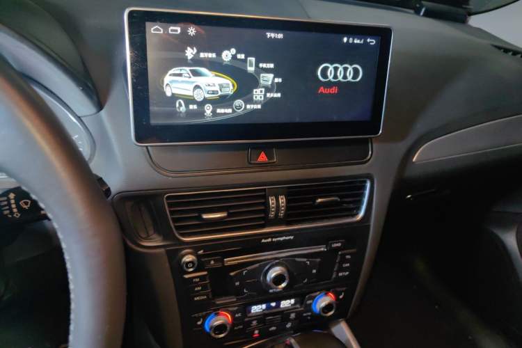 Used Audi Q5 2018 Collector's Edition 40 TFSI Technology Model Audio And AC Panel
