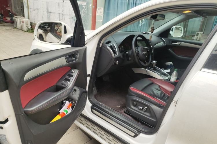Used Audi Q5 2018 Collector's Edition 40 TFSI Technology Model Driver Seat