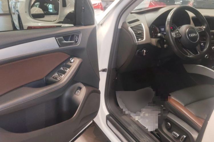 Used Audi Q5 2018 Collector's Edition 40 TFSI Technology Model Driver Seat