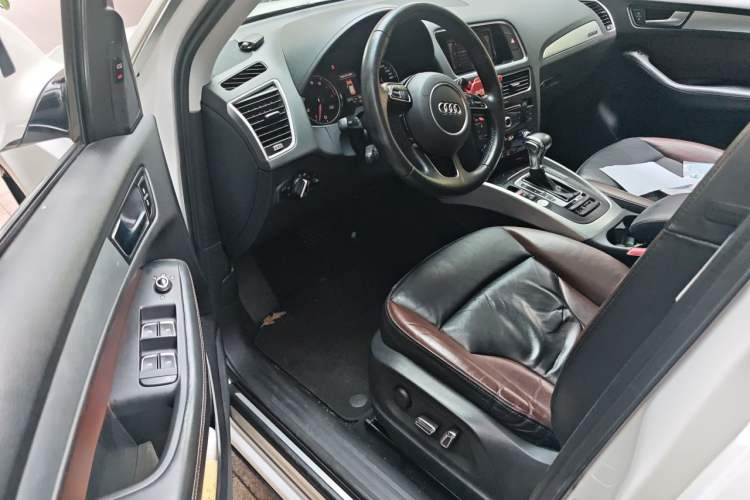 Used Audi Q5 2018 Collector's Edition 40 TFSI Technology Model Driver Seat