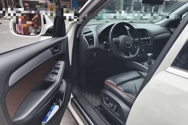 Used Audi Q5 2018 Collector's Edition 40 TFSI Technology Model Driver Seat