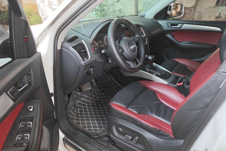 Used Audi Q5 2018 Collector's Edition 40 TFSI Technology Model Driver Seat
