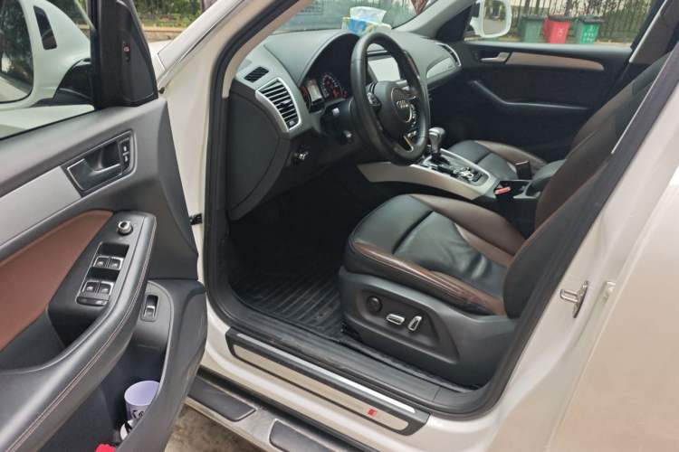 Used Audi Q5 2018 Collector's Edition 40 TFSI Technology Model Driver Seat