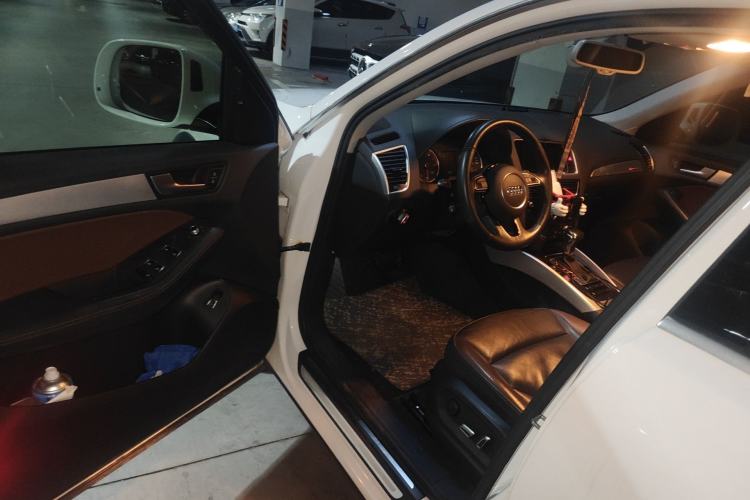 Used Audi Q5 2018 Collector's Edition 40 TFSI Technology Model Driver Seat