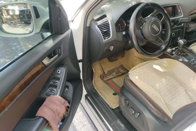 Used Audi Q5 2018 Collector's Edition 40 TFSI Technology Model Driver Seat