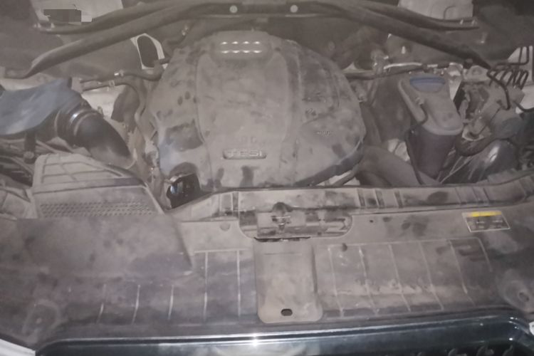 Used Audi Q5 2018 Collector's Edition 40 TFSI Technology Model Engine Bay